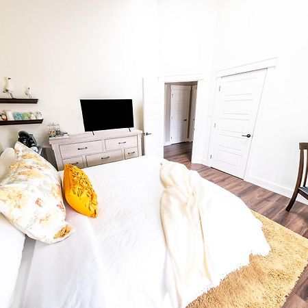 Back Home Bed And Breakfast Membertou Номер фото