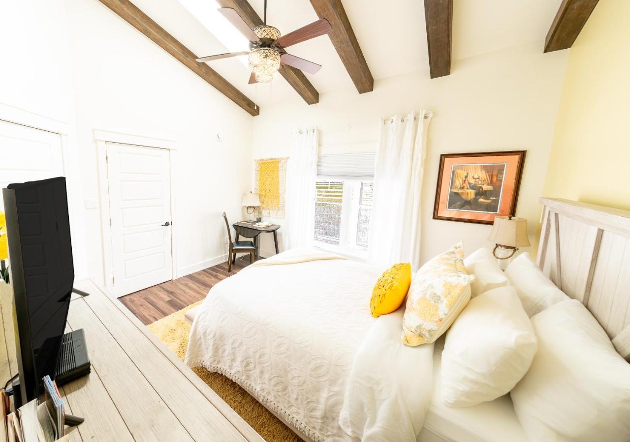 Back Home Bed And Breakfast Membertou Экстерьер фото