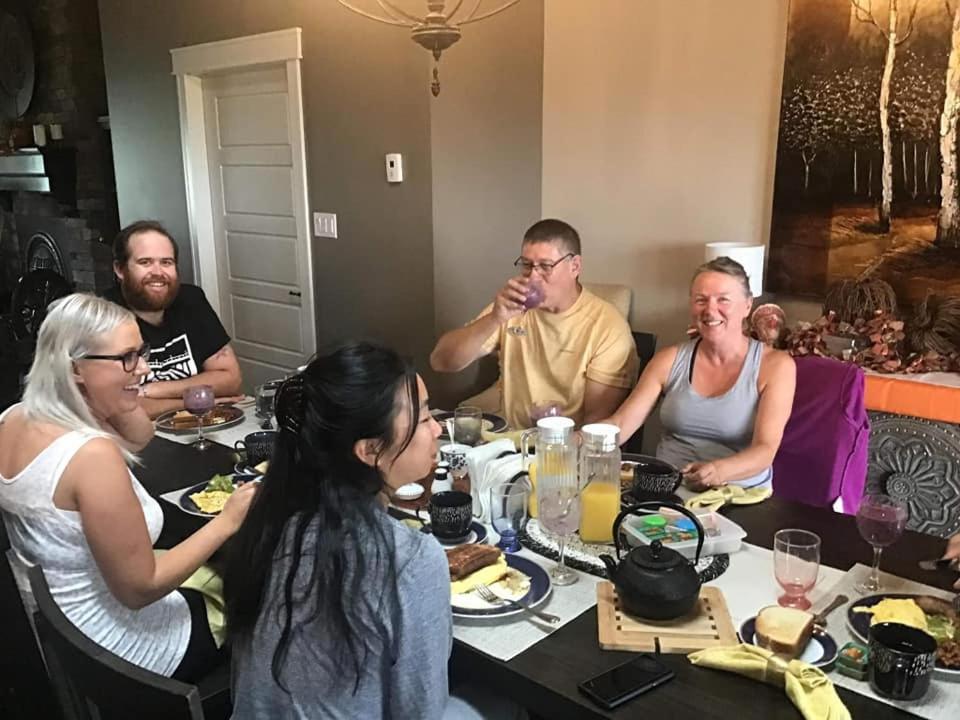 Back Home Bed And Breakfast Membertou Экстерьер фото
